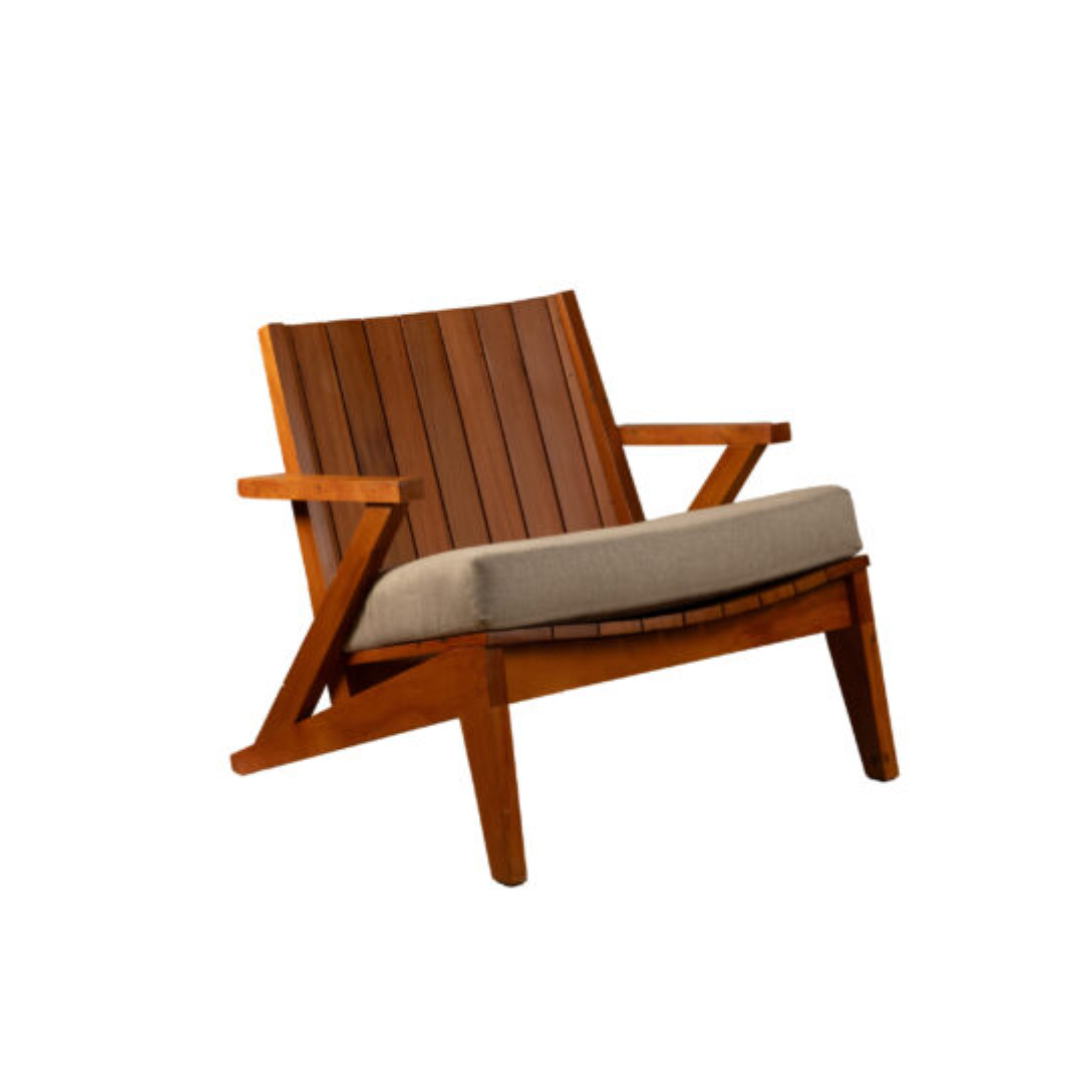 Poltrona Exó em Madeira de Demolição dos Casarões Mineiros