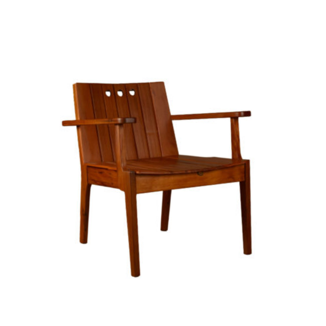 Poltrona Búzios em Peroba Rosa de Demolição