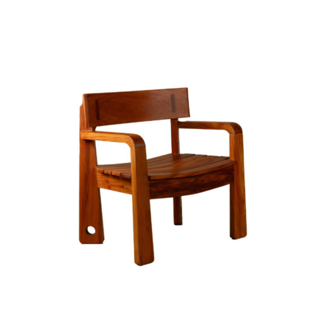 Poltrona Copacabana em Peroba Rosa de demolição