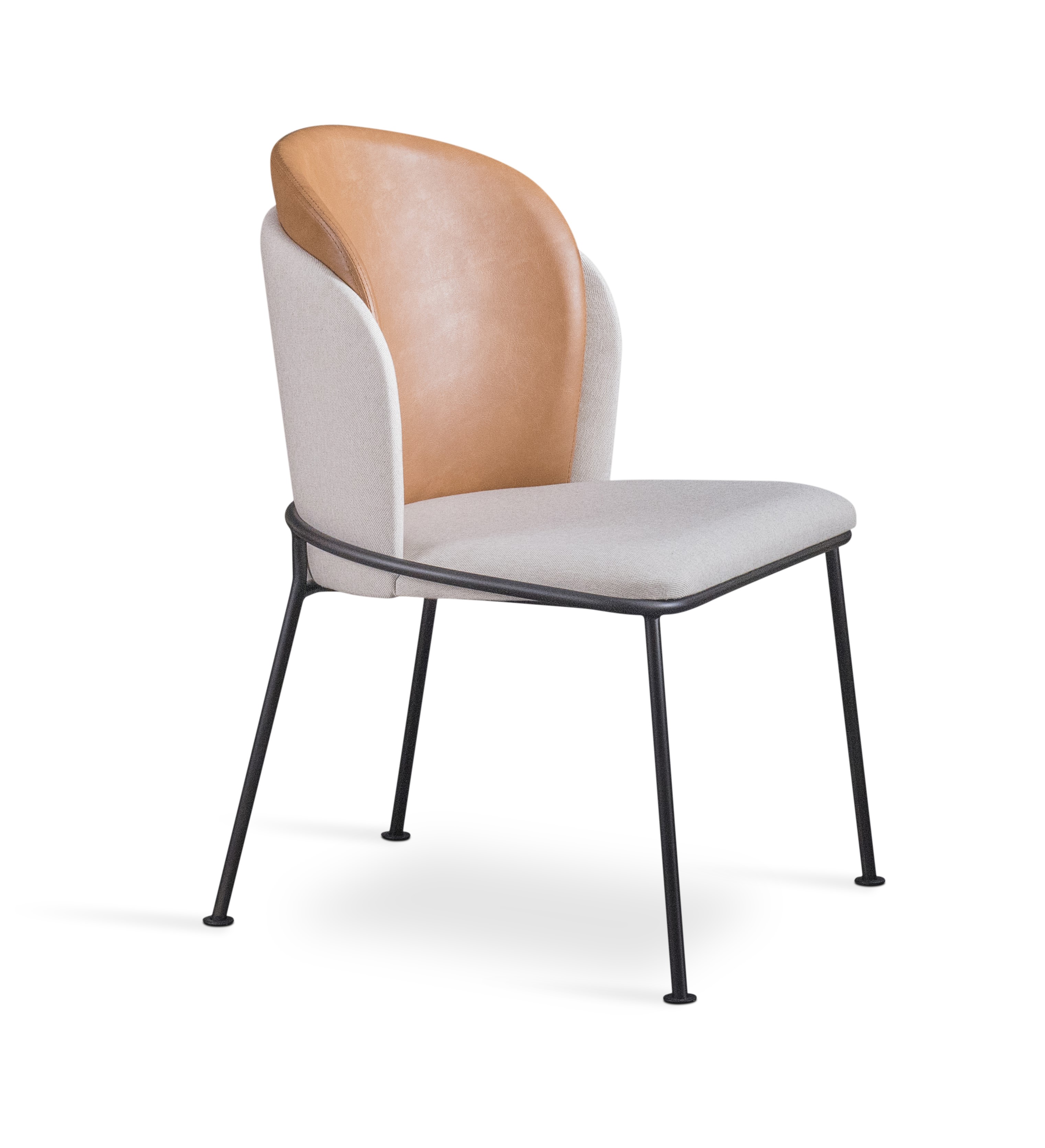 Cadeira Alana Estofada com Encosto em Couro Sintético