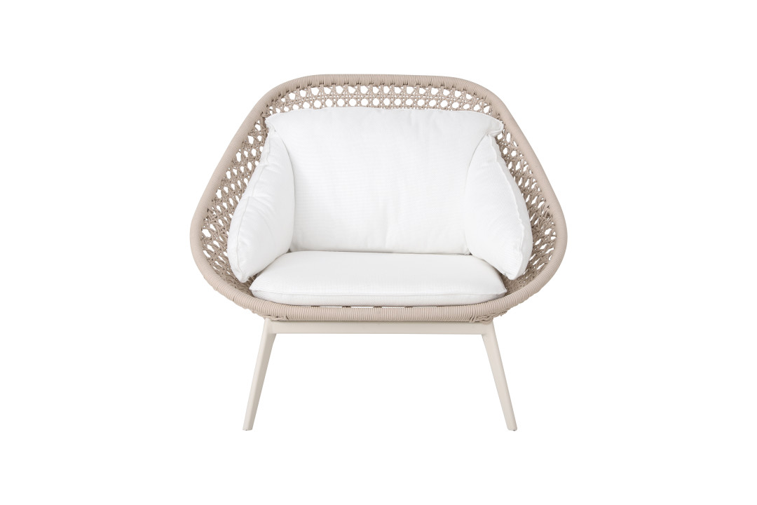Poltrona Ibiza: Conforto e Estilo para Ambientes Sofisticados